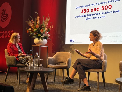 Bernie O'Neill, Project Director of WorldDAB (left) talks to Edita Kudlá?ová, Head of Radio at the EBU, sitting on stage at IBC2023