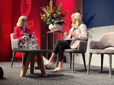 Bernie O'Neill, Project Director, WorldDAB (left) talks to Lindsey Mack from BBC Sounds sitting on stage at IBC2023